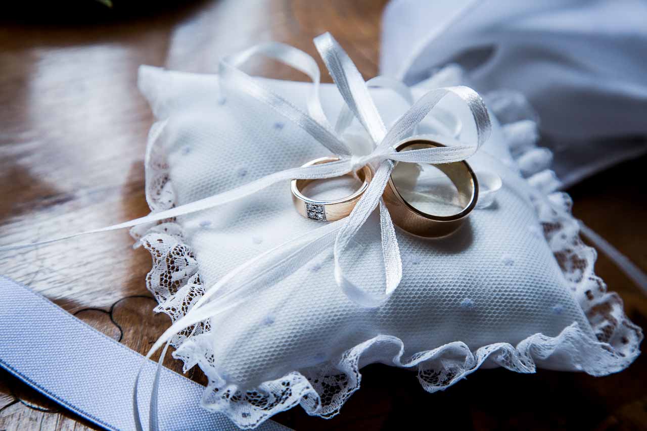 Forlovelsesringe og vielsesringe til dit bryllup